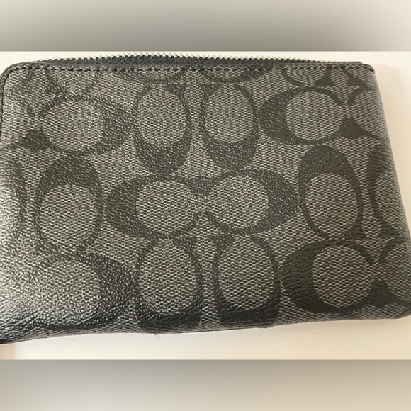 Coach Black Wristlet EUC - Picture 6 of 7